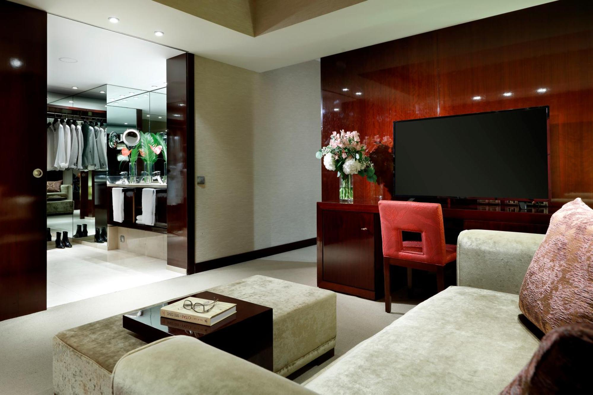 Hyatt Regency Barcelona Tower Hotel 5*