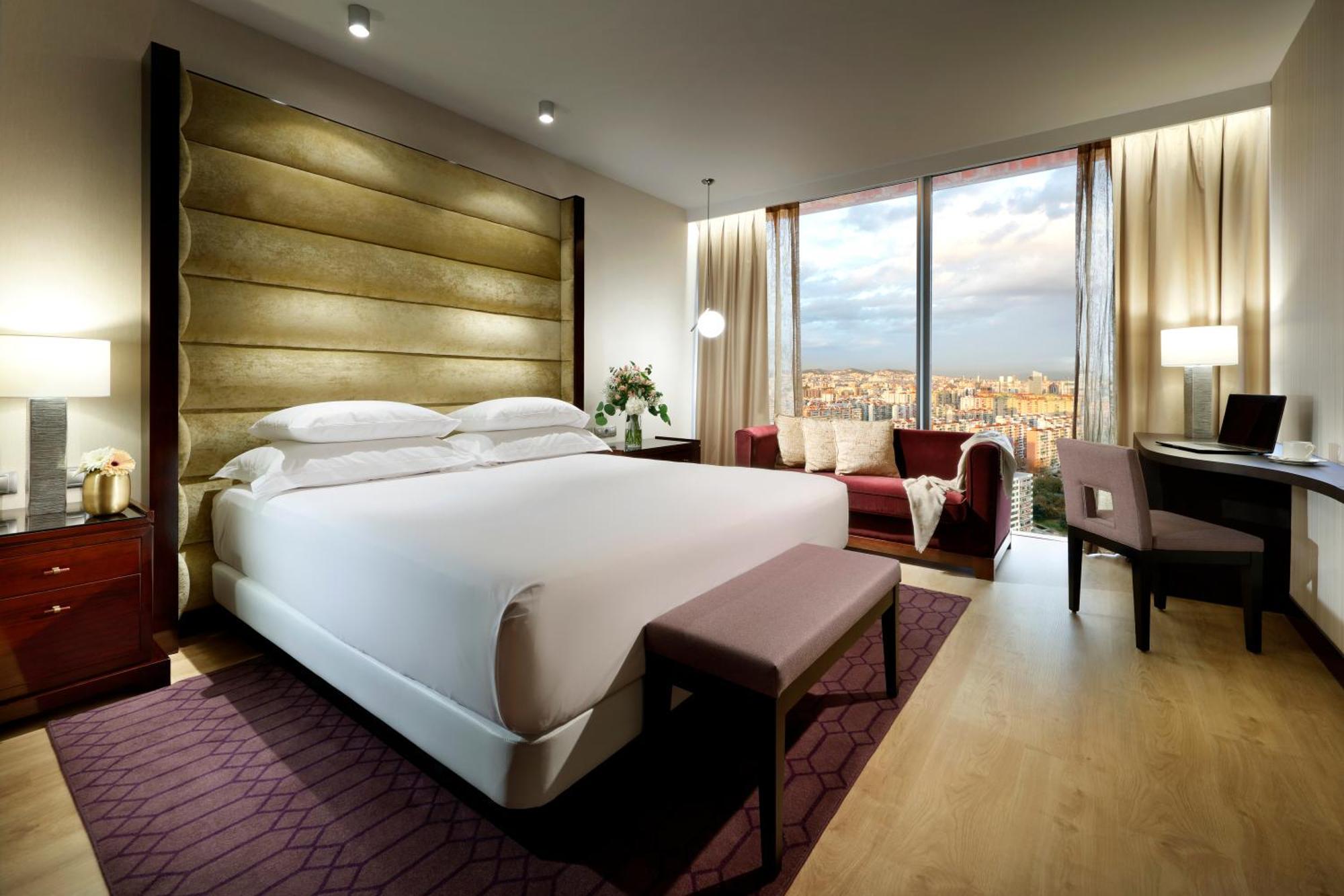Hyatt Regency Barcelona Tower 5* L’Hospitalet de Llobregat
