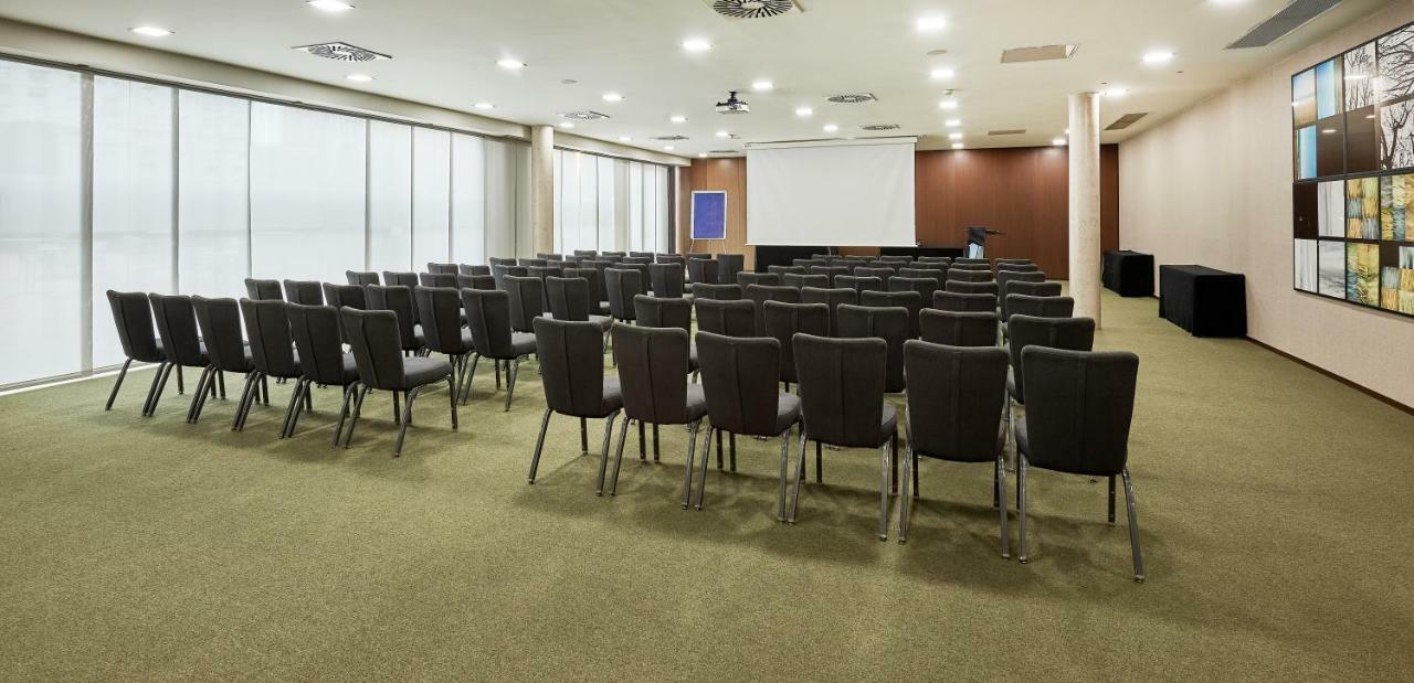 Hyatt Regency Barcelona Tower 5* L'Hospitalet de Llobregat