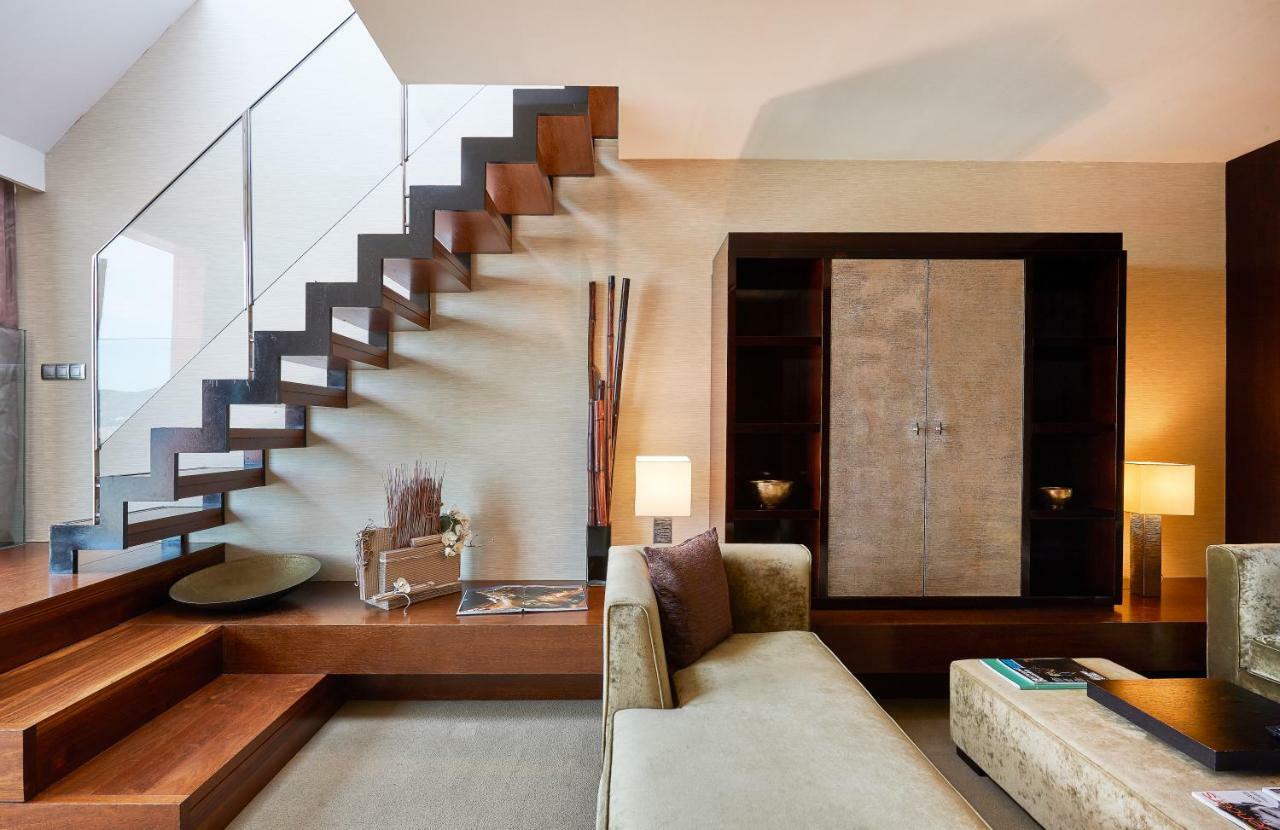Hotel Hyatt Regency Barcelona Tower 5*